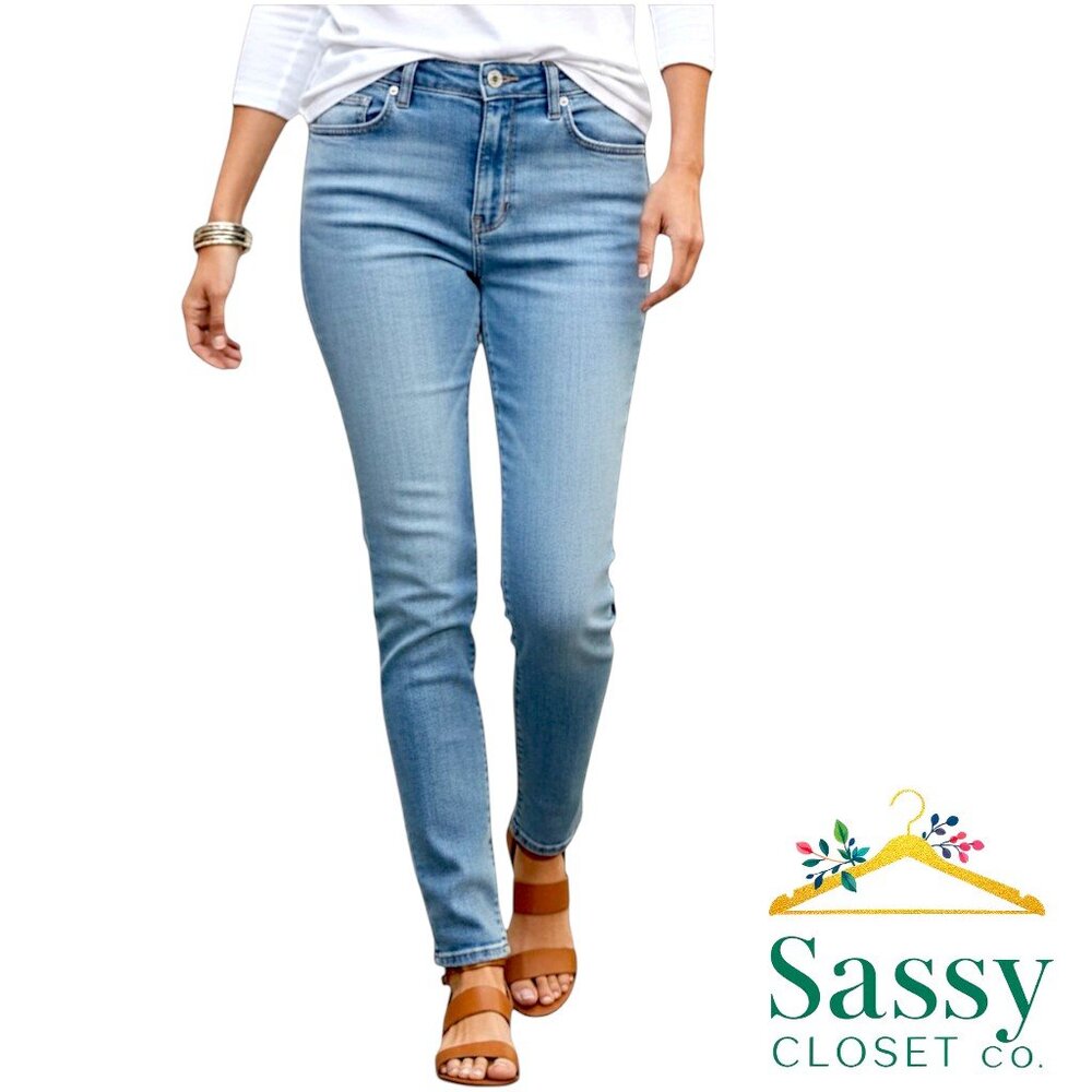 Chico’s Platinum Light Blue Straight Fit Ankle Jeans Stretch Denim Size 2